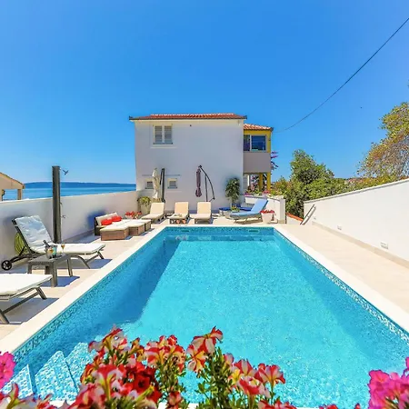Apartment 2 Bedroom Amazing In Okrug Gornji Trogir